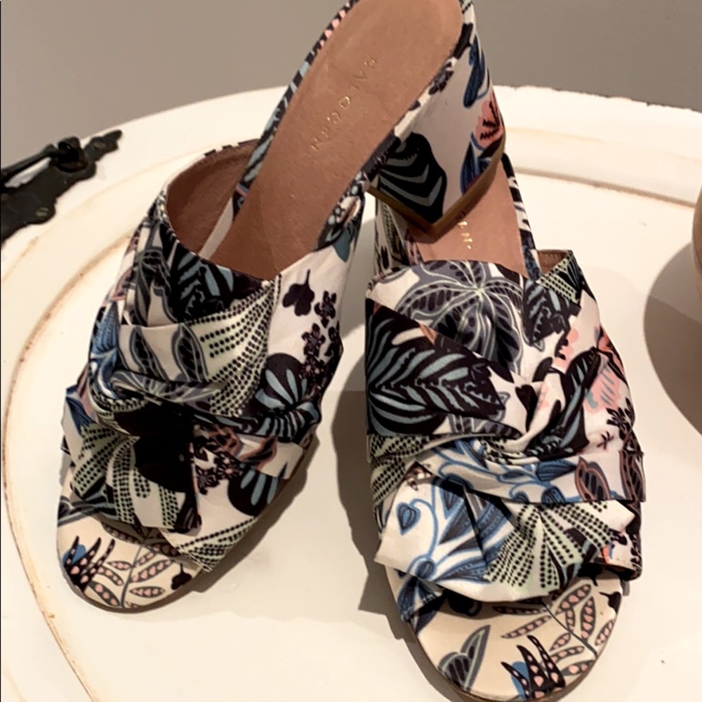 Fabric spring mules